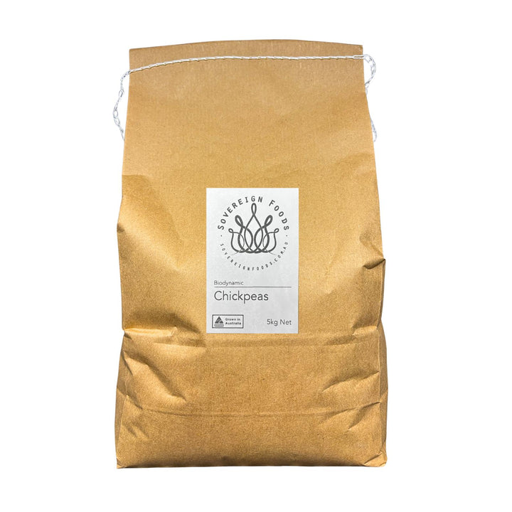 A bag of Australian grown organic chick peas grown in Linthorpe QLD. This organic chickpeas were grown Biodynamically by kym and neil Sullivan and sold by Sovereign foods and are available online at sovereignfoods.com.au